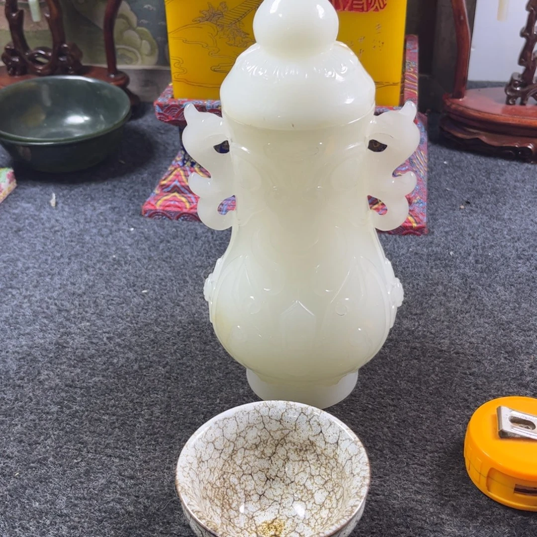 瓷片精美手工瓷瓶