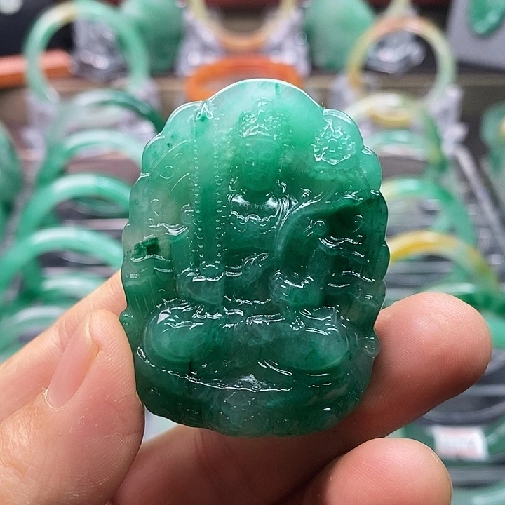 石英质玉颈饰未镶嵌?*心