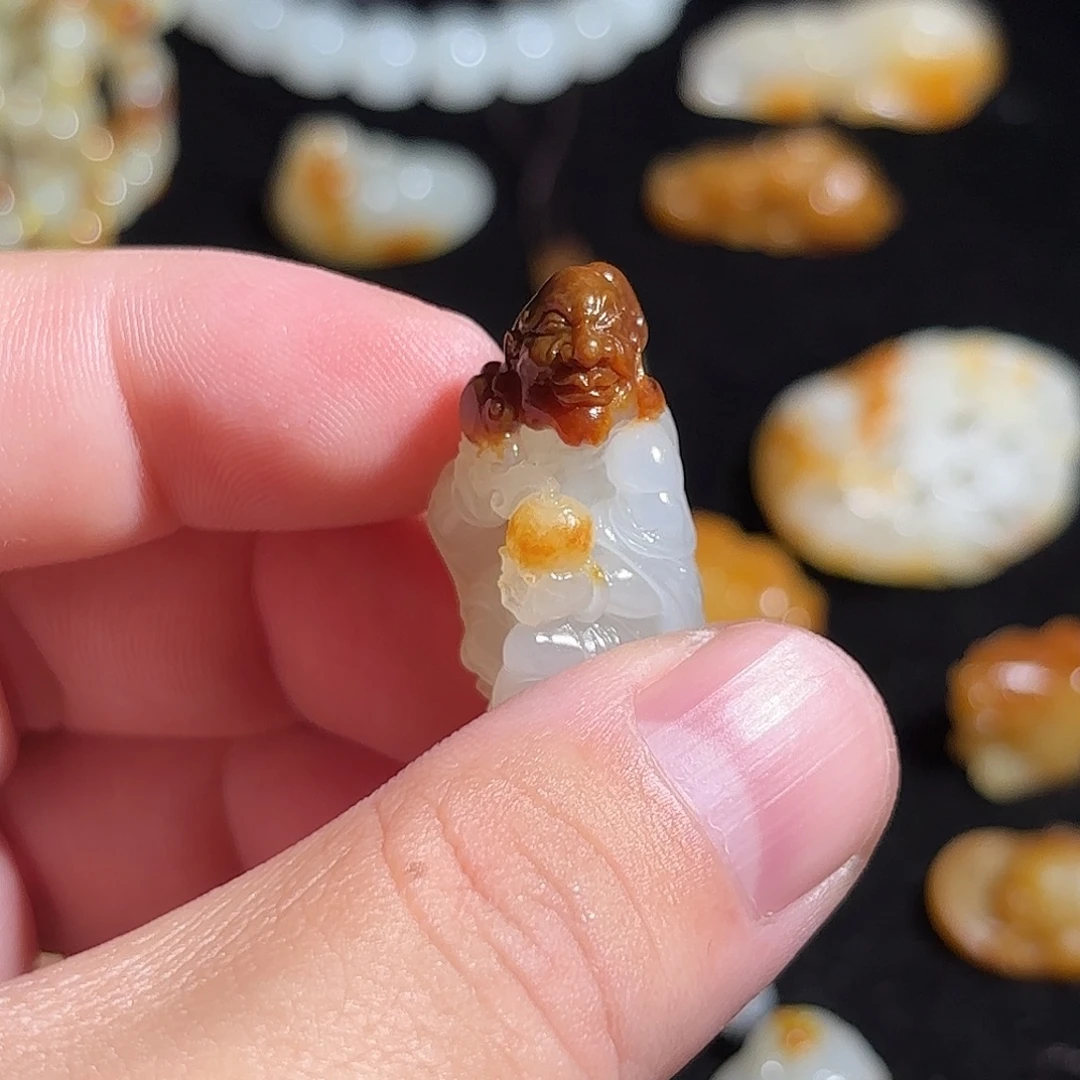 宠***惊和田玉（糖玉）未镶嵌颈饰