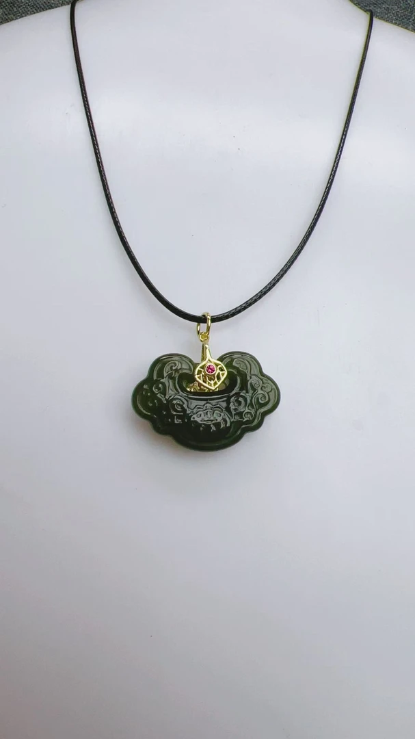 【富鑫宝】天然和田玉如意锁吊坠15×25mm（多样性发拍一发一）232