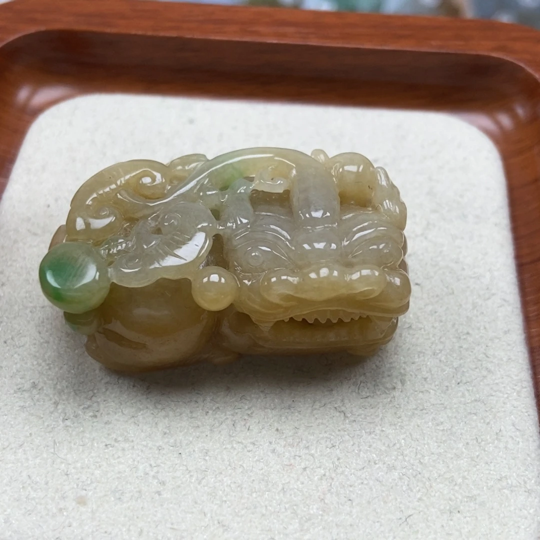 翡翠未镶嵌颈饰霸王貔貅吊坠