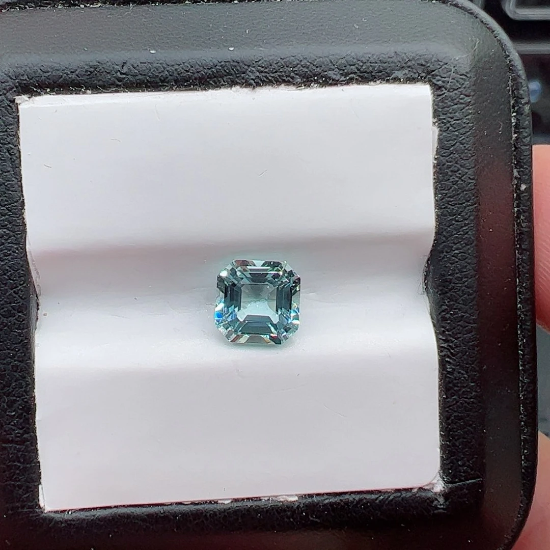 海蓝宝石裸石未镶嵌1.58克拉