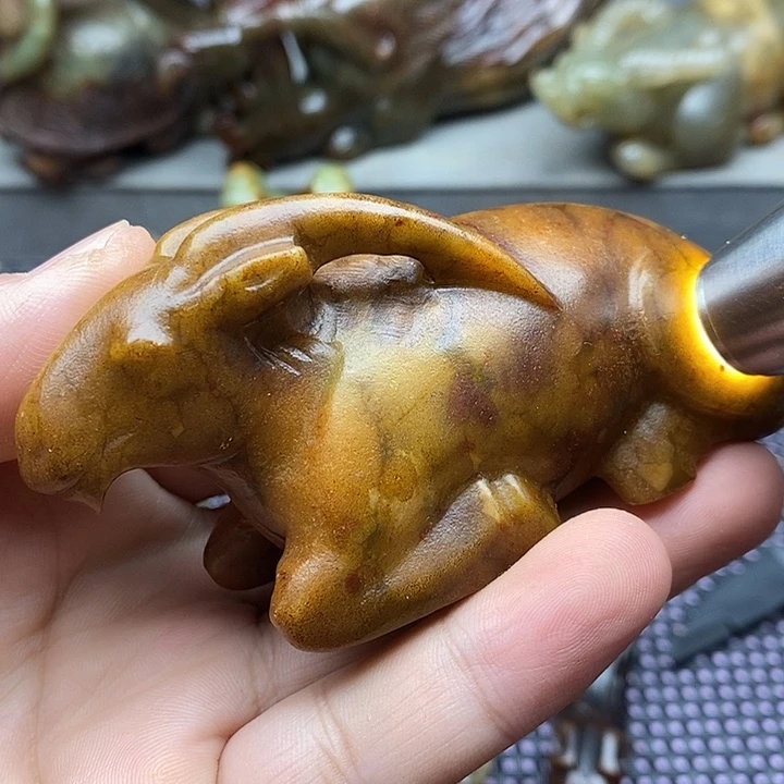 未镶嵌蛇纹石玉颈饰
