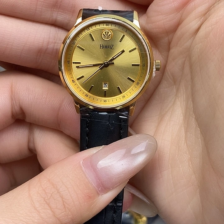 小牛皮锻造碳石英机芯女款黄金腕表30mm
