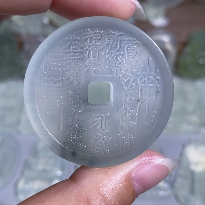 未镶嵌岫玉颈饰吊坠