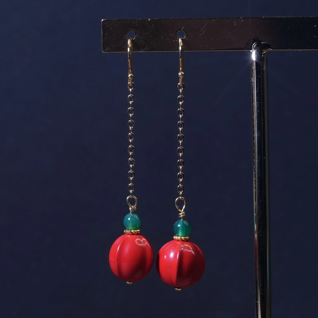 天然辰砂红灯笼耳坠（原创设计）