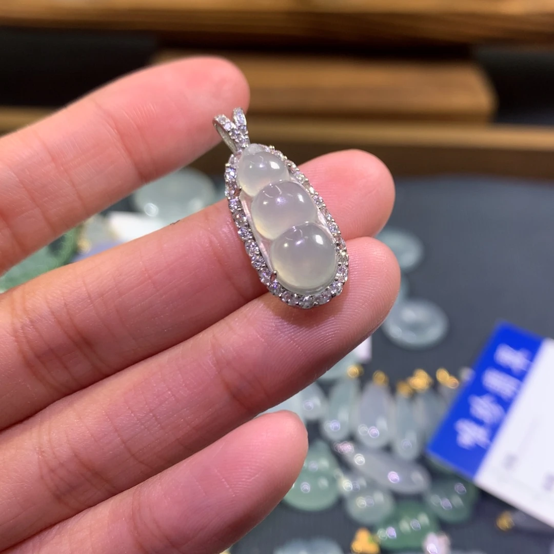 翡翠银S925镶嵌颈饰冰晴绿葫芦