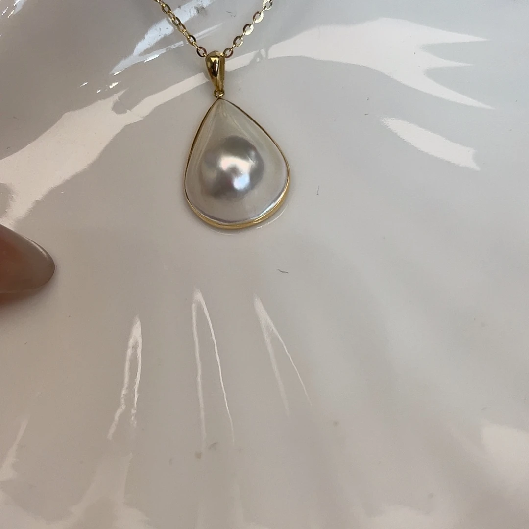 拼合珍珠（马贝珠）吊坠(赠链)18K金镶嵌