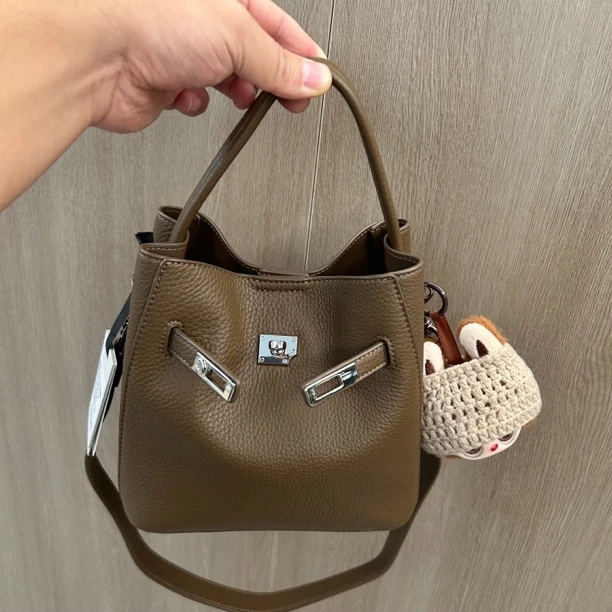 2026真皮女包日韩肩包做旧简约单肩耐磨斜挎包菜篮子时尚