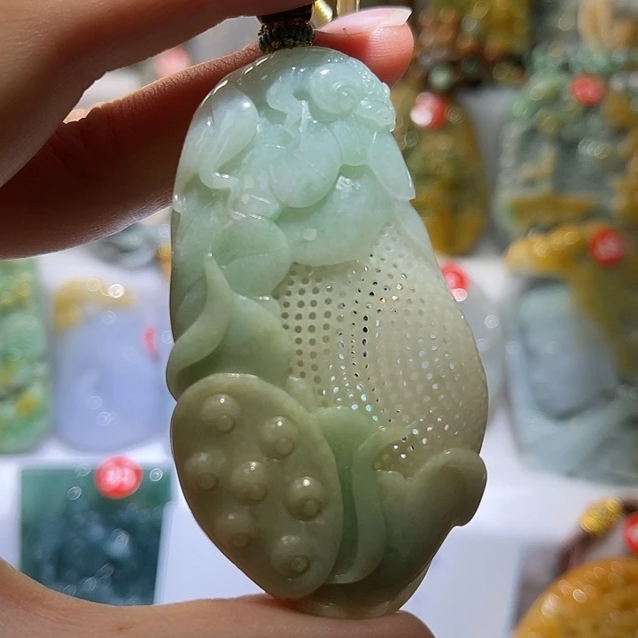 吊坠(不含链)未镶嵌翡翠