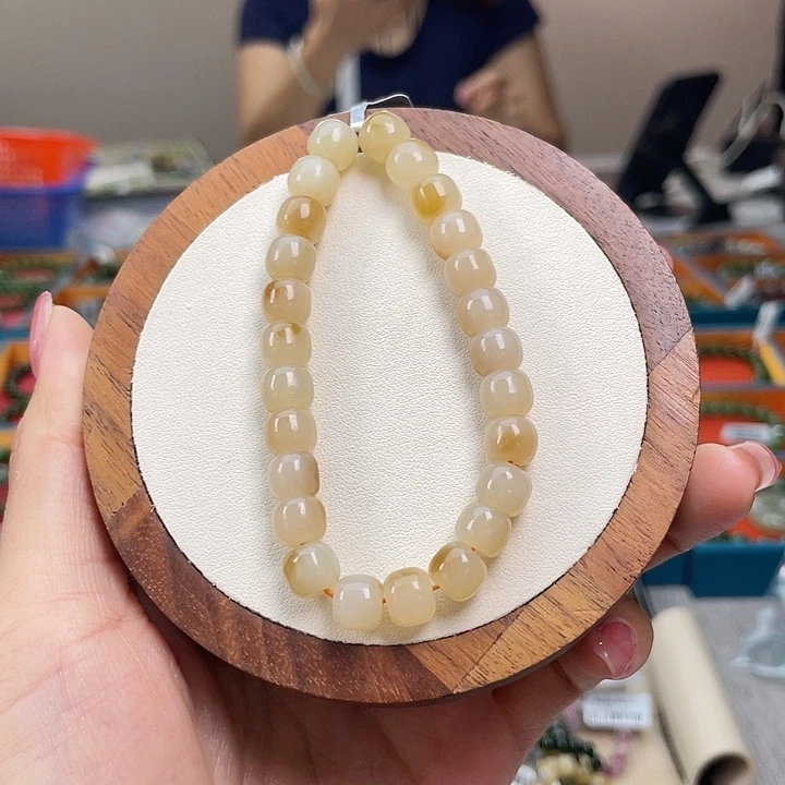 许***欢和田玉未镶嵌手串A67