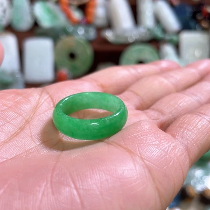 翡翠戒指未镶嵌翔****堂漂亮888888888