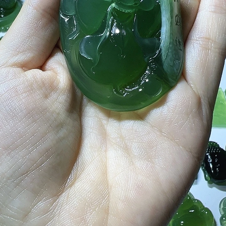 秋***果蛇纹石玉合金颈饰