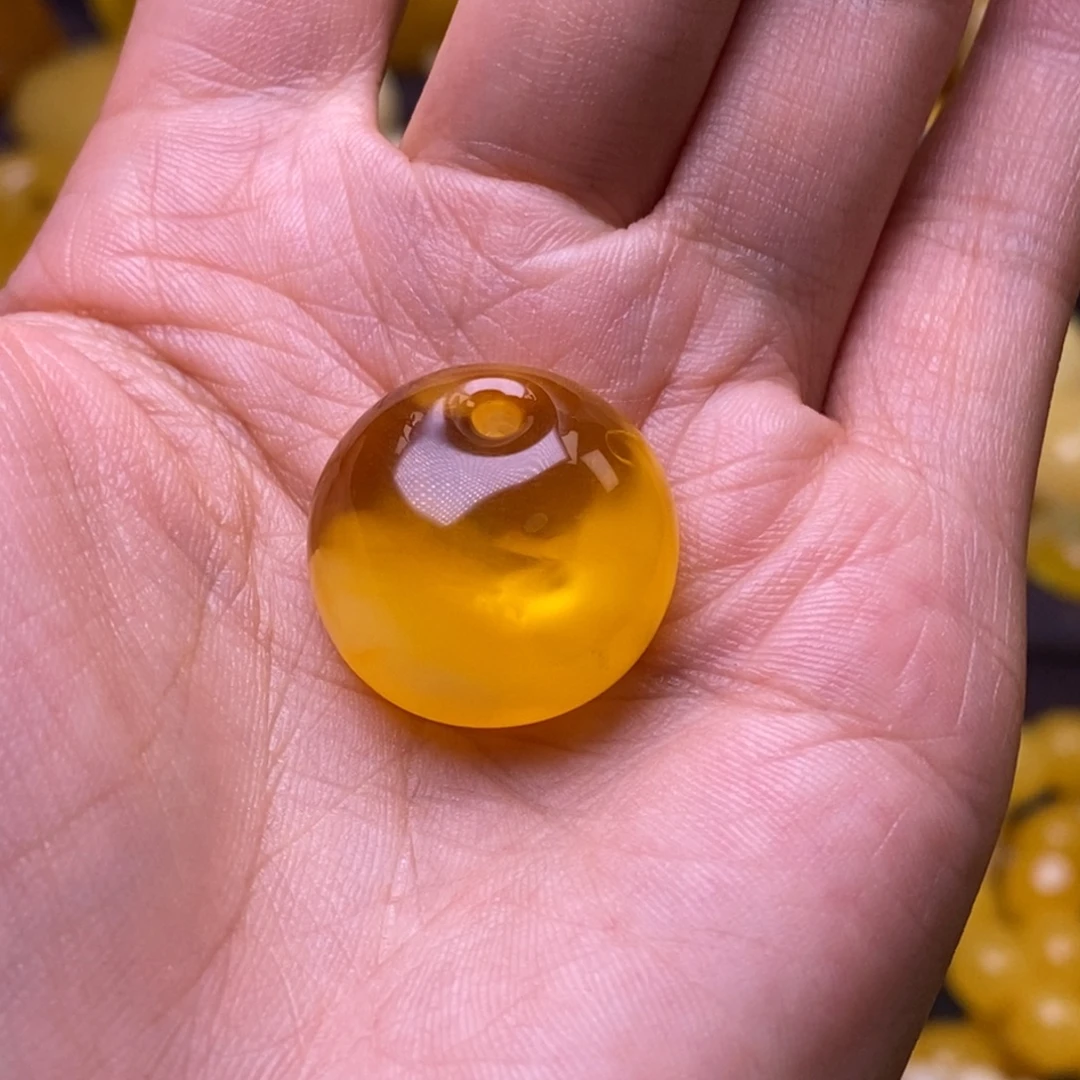 琥珀未镶嵌裸石扣子