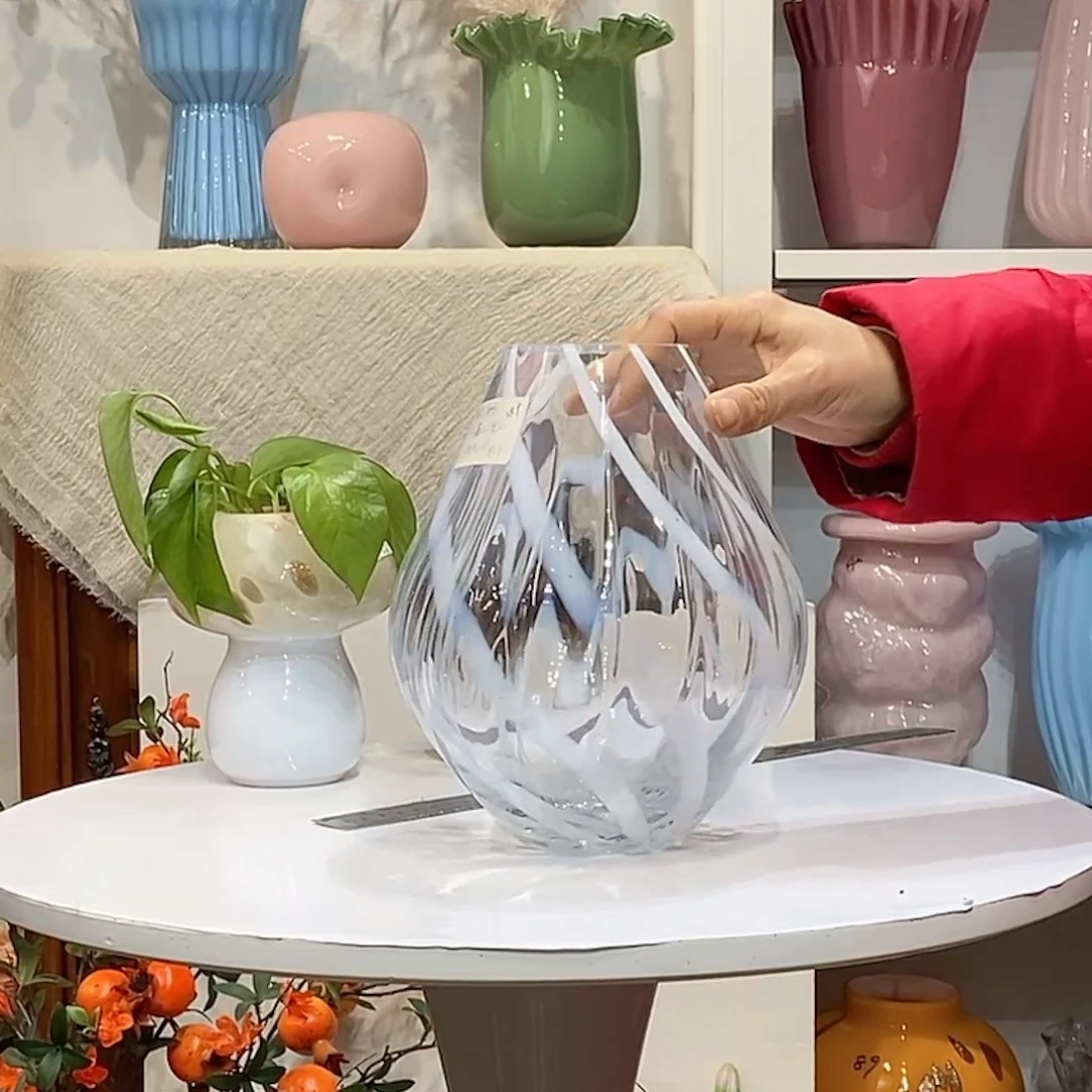 原色微瑕口7高22花瓶