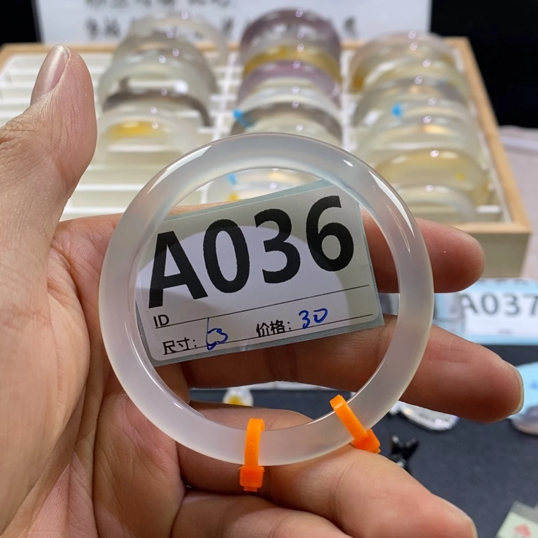 玛瑙/玉髓手镯未镶嵌想****.