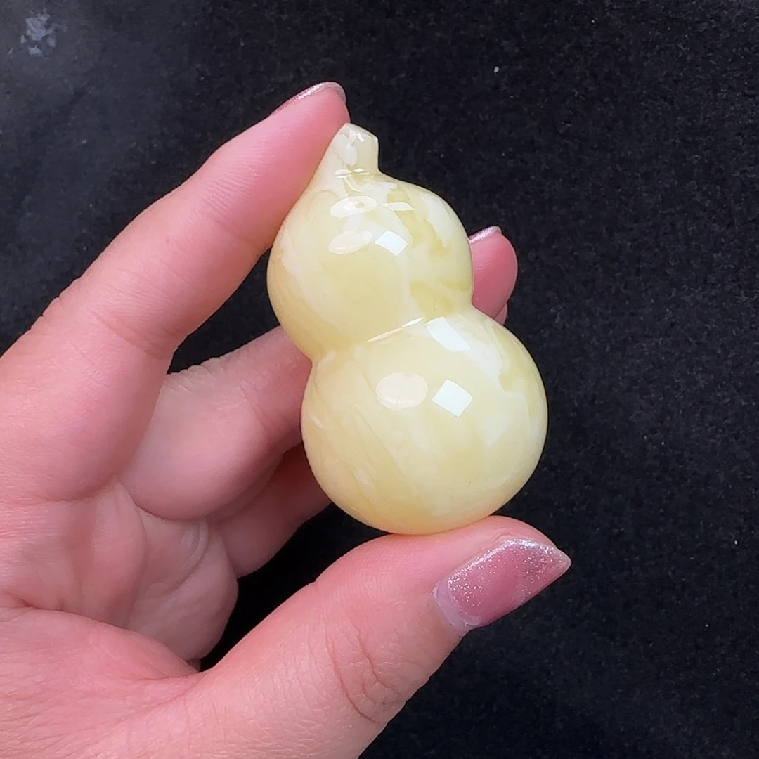 蜜蜡未镶嵌珠宝奇石