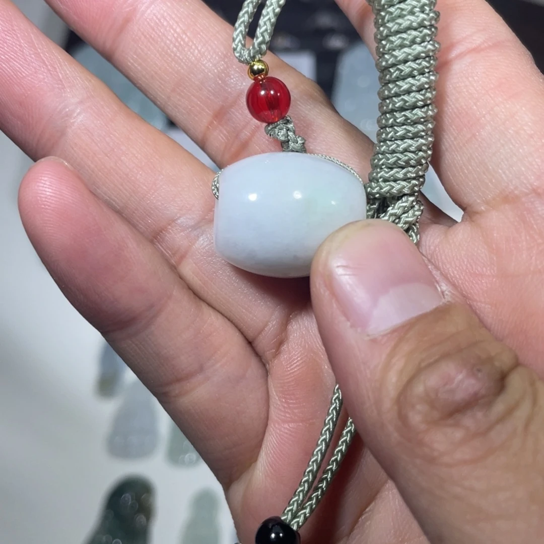 翡翠未镶嵌颈饰111