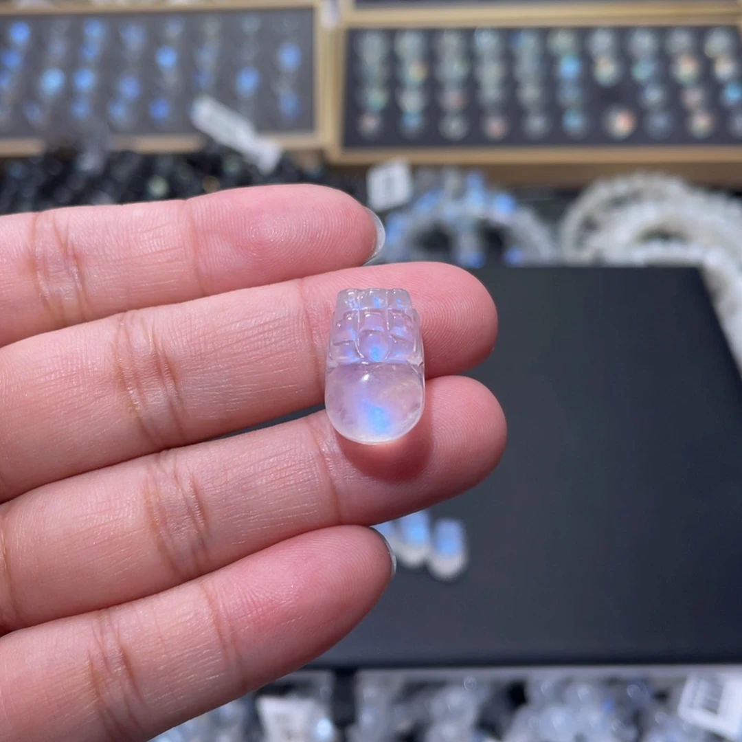 手链未镶嵌长石克****心蓝月光貔貅直径11mm