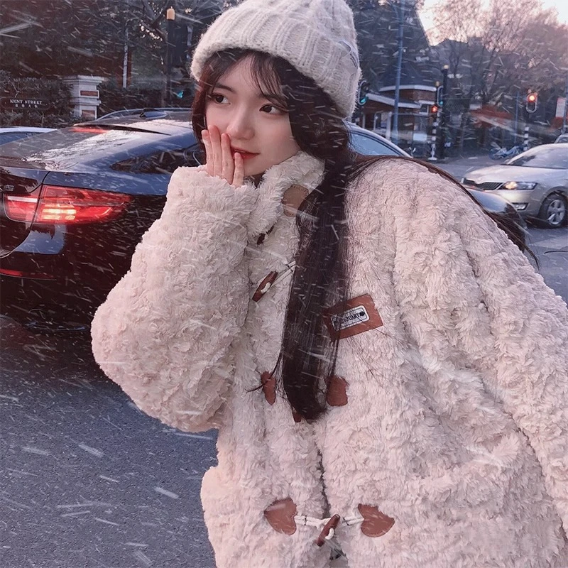 奶羊羔毛外套女秋冬加厚奶甜小个子可爱茶歇温柔风牛角扣外套