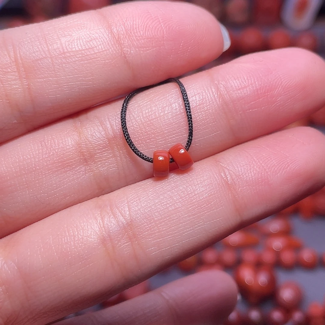 刘***官南红玛瑙未镶嵌配饰