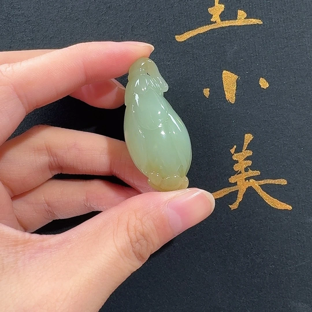 晕***鱼颈饰未镶嵌和田玉