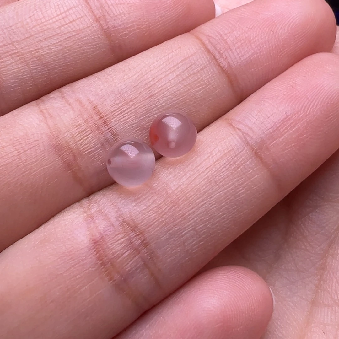 歪***.南红玛瑙未镶嵌珠宝奇石