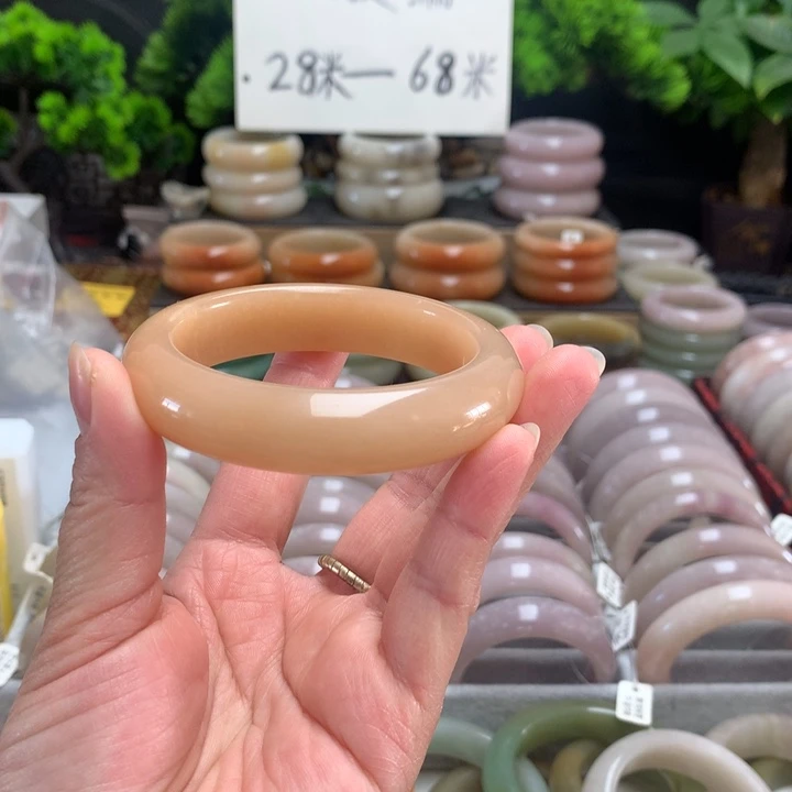 石英质玉（佘太翠）未镶嵌手镯57.8