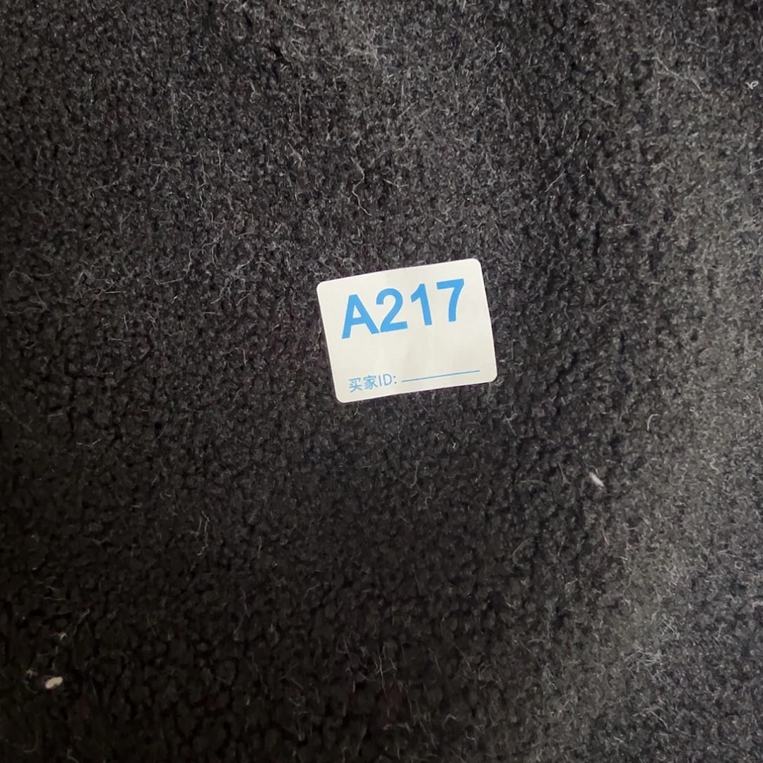 黑色单纯，高密羊羔毛¥15 ， 3米217