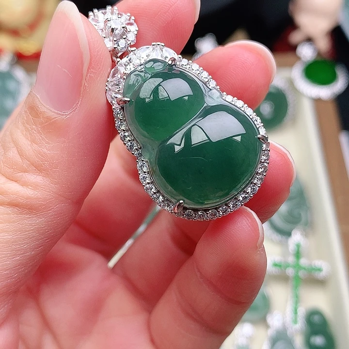 颈饰银S925镶嵌翡翠荣****）吊坠