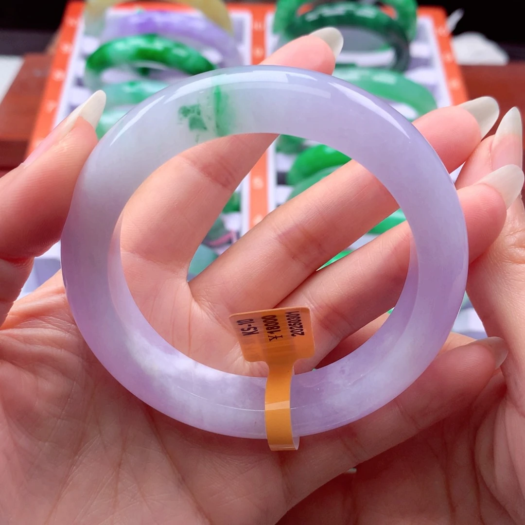 翡翠手镯未镶嵌翡翠