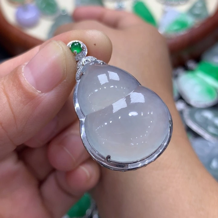 翡翠吊坠(不含链)18K金镶嵌