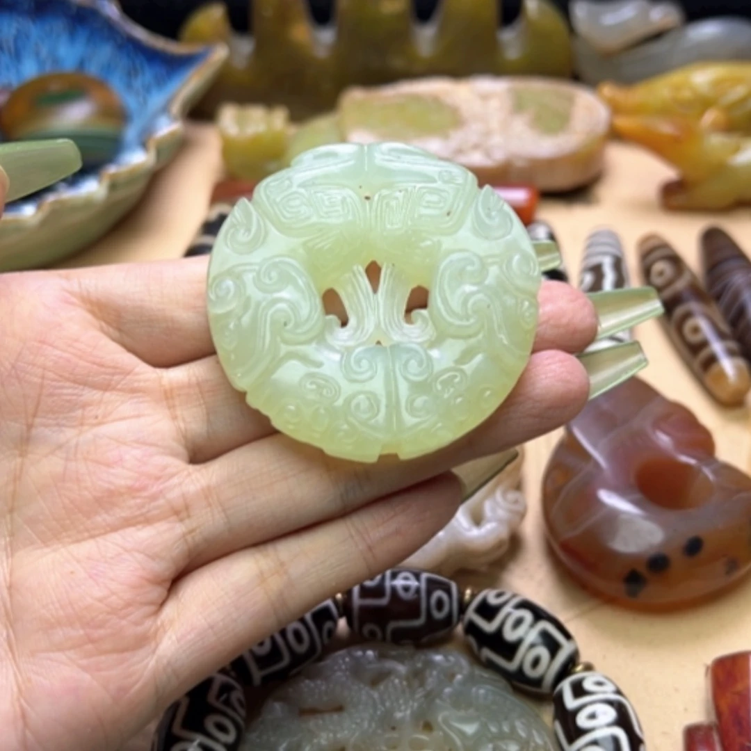 【闪购商品】蛇纹石玉未镶嵌颈饰