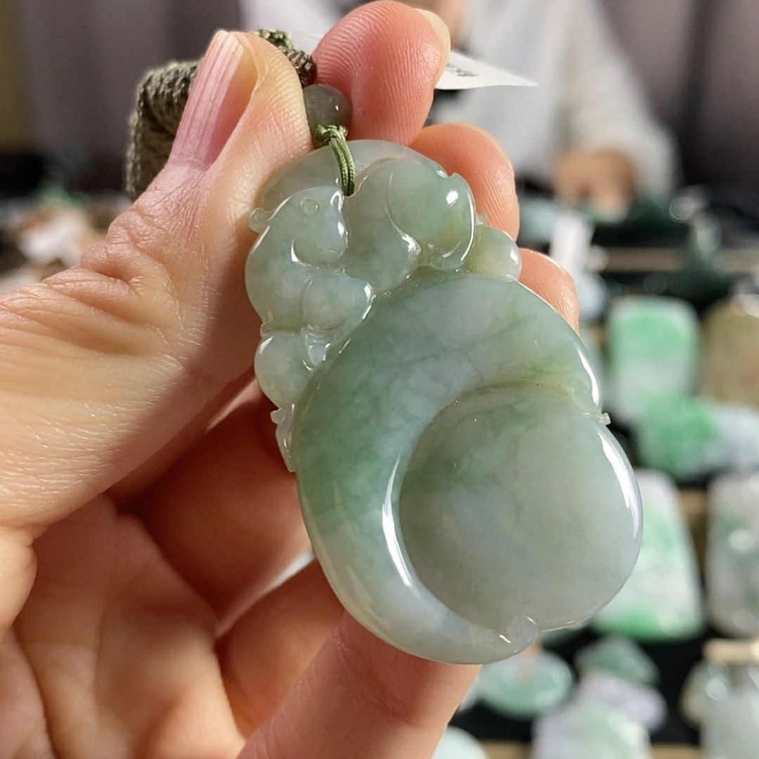 翡翠未镶嵌颈饰吊坠