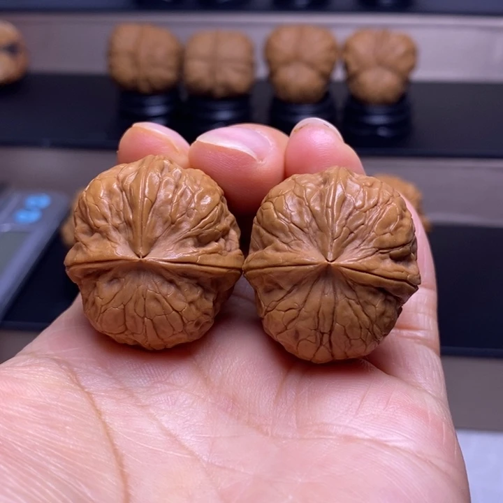 把件文玩核桃聚宝盆三楞4