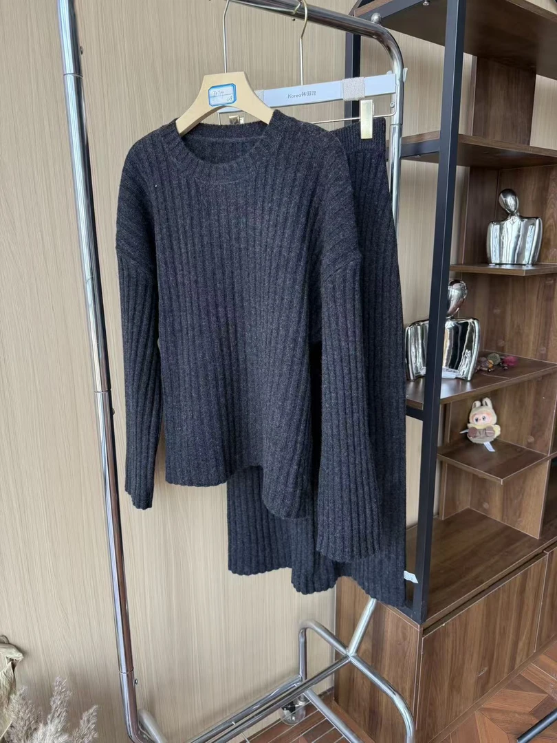 妙兮·LL秋季新款时尚通勤风条纹上衣+中长群套装*20252433