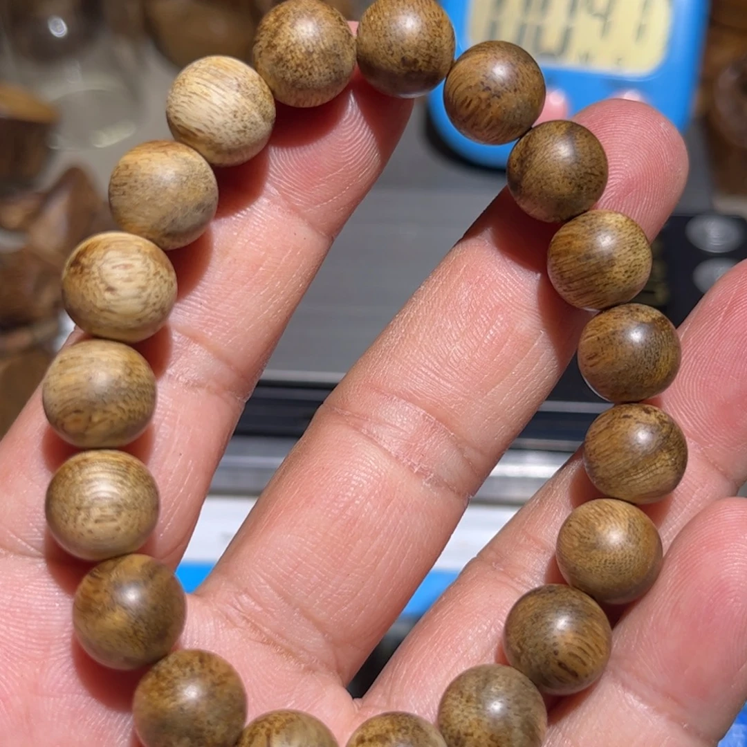 沉香手串文莱沉香1.1。 8.9.克