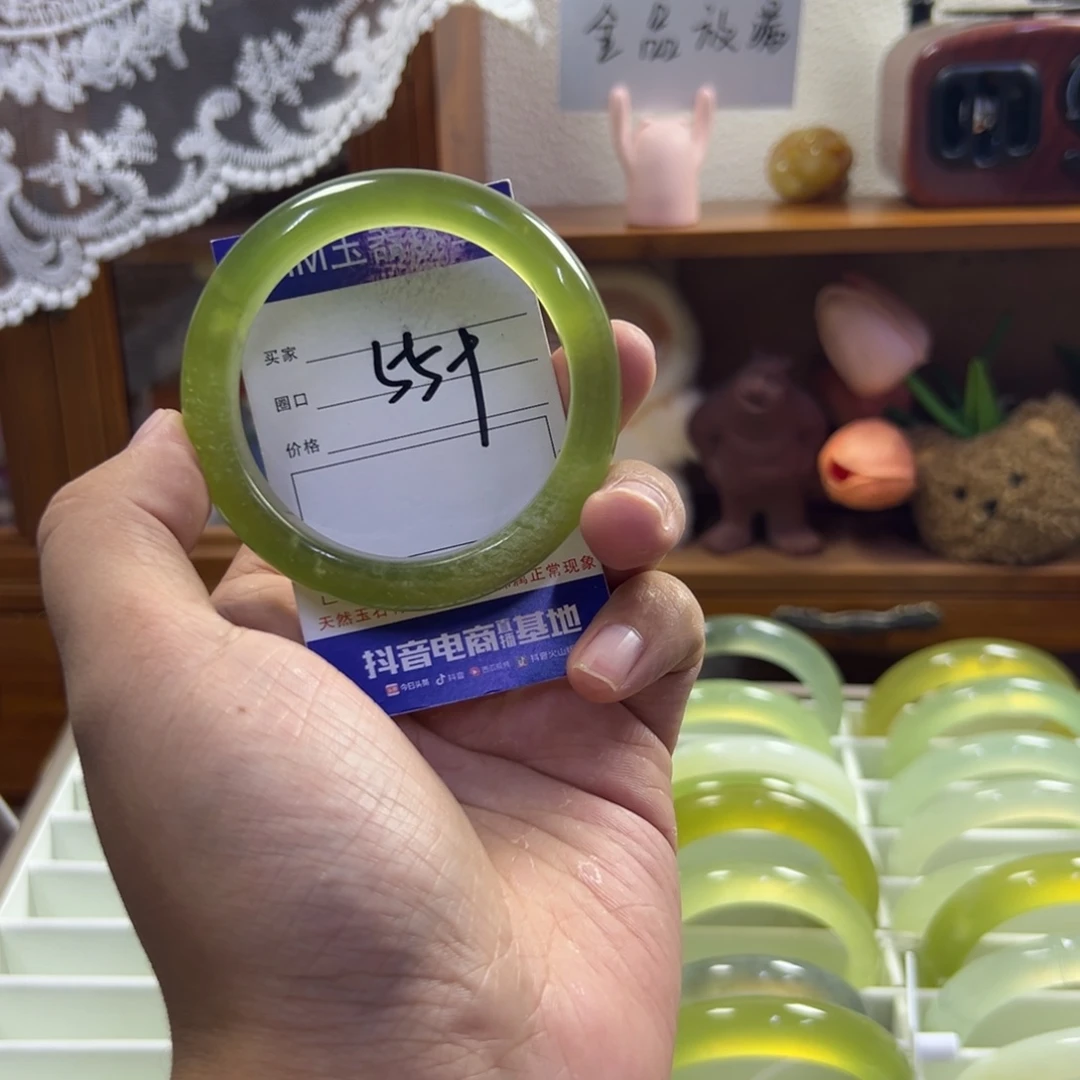 蛇纹石玉未镶嵌手镯113