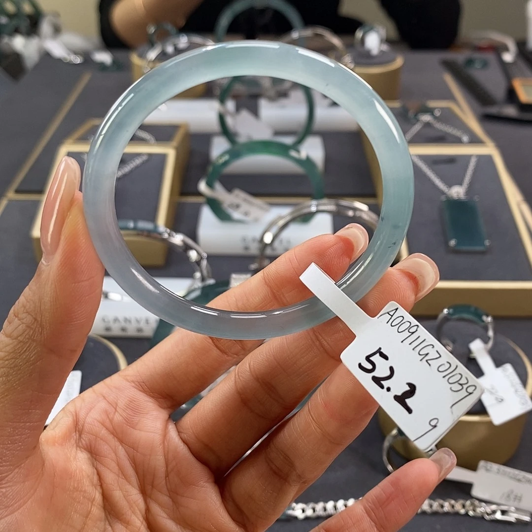 翡翠未镶嵌手镯52.29