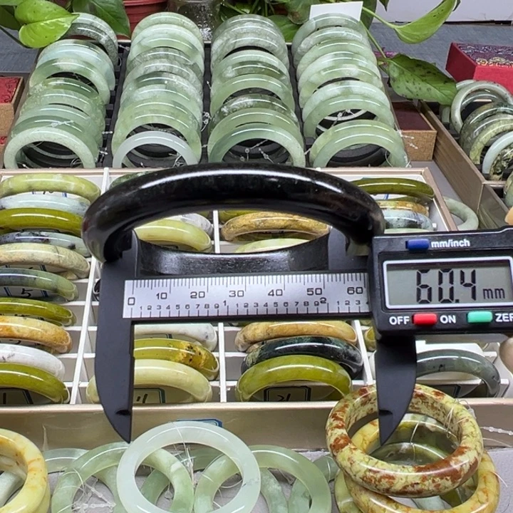 蛇纹石玉未镶嵌手镯17