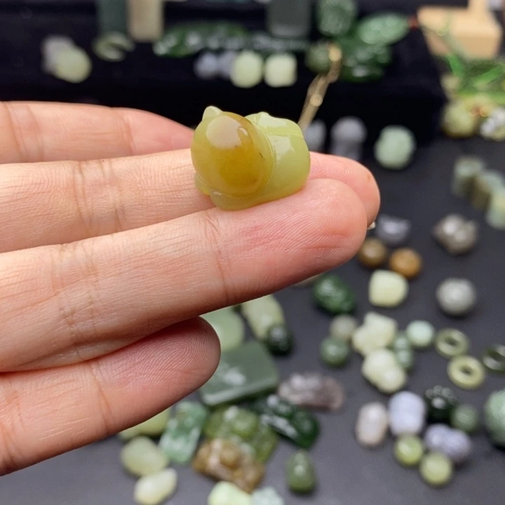 和田玉未镶嵌颈饰福利无售后