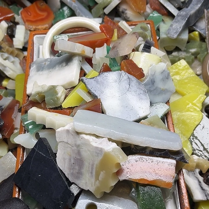 和田玉9K金镶嵌珠宝奇石香*琦