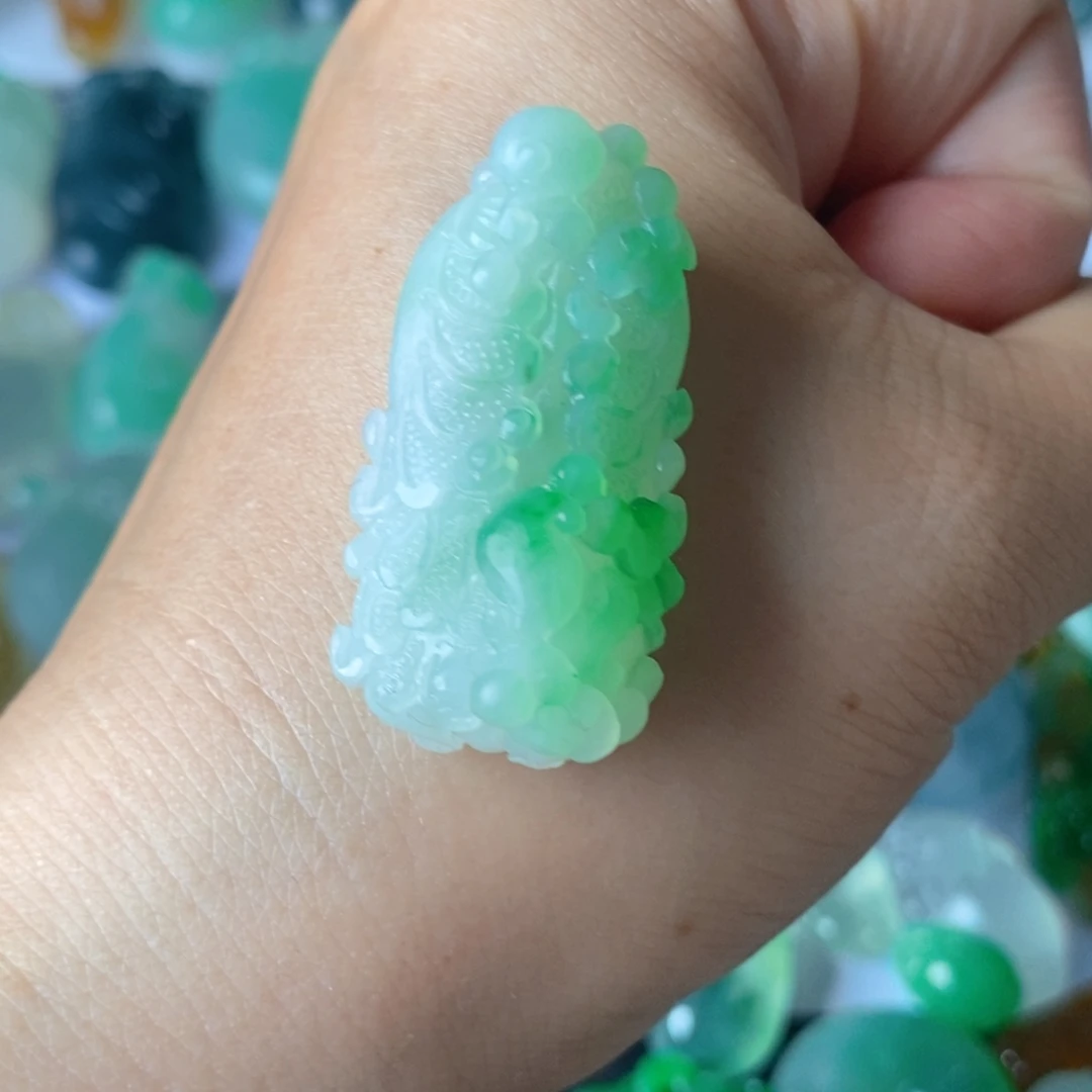 定制翡翠未镶嵌白菜