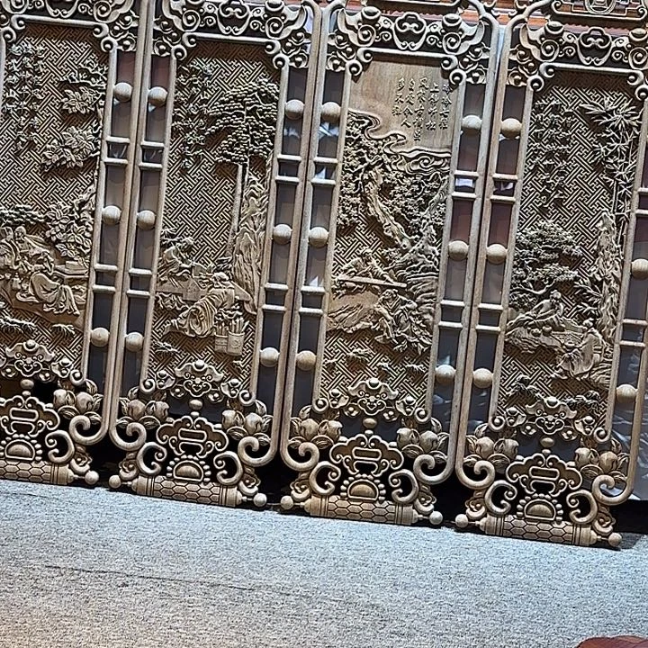 杨***生麻仿古木雕艺术品