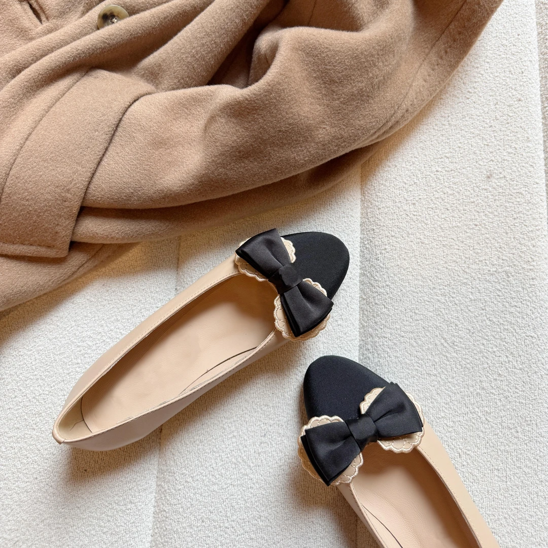 小香风蝴蝶结单鞋龙心同款甜美杏色拼黑头羊皮浅口外穿芭蕾舞鞋