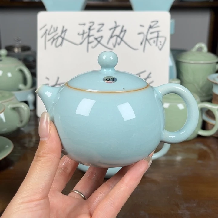 81号天青色西施壶不完美