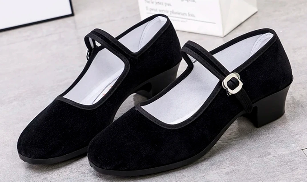 黑色小高跟一带布鞋