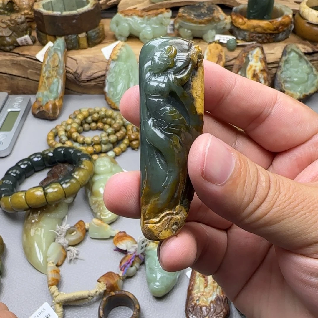 岫岩河磨玉（透闪石质玉）未镶嵌珠宝奇石