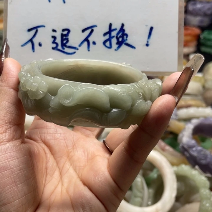 石英岩玉未镶嵌手镯