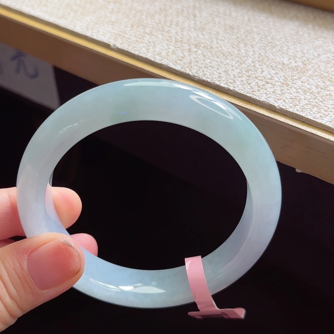 翡翠手镯未镶嵌手镯